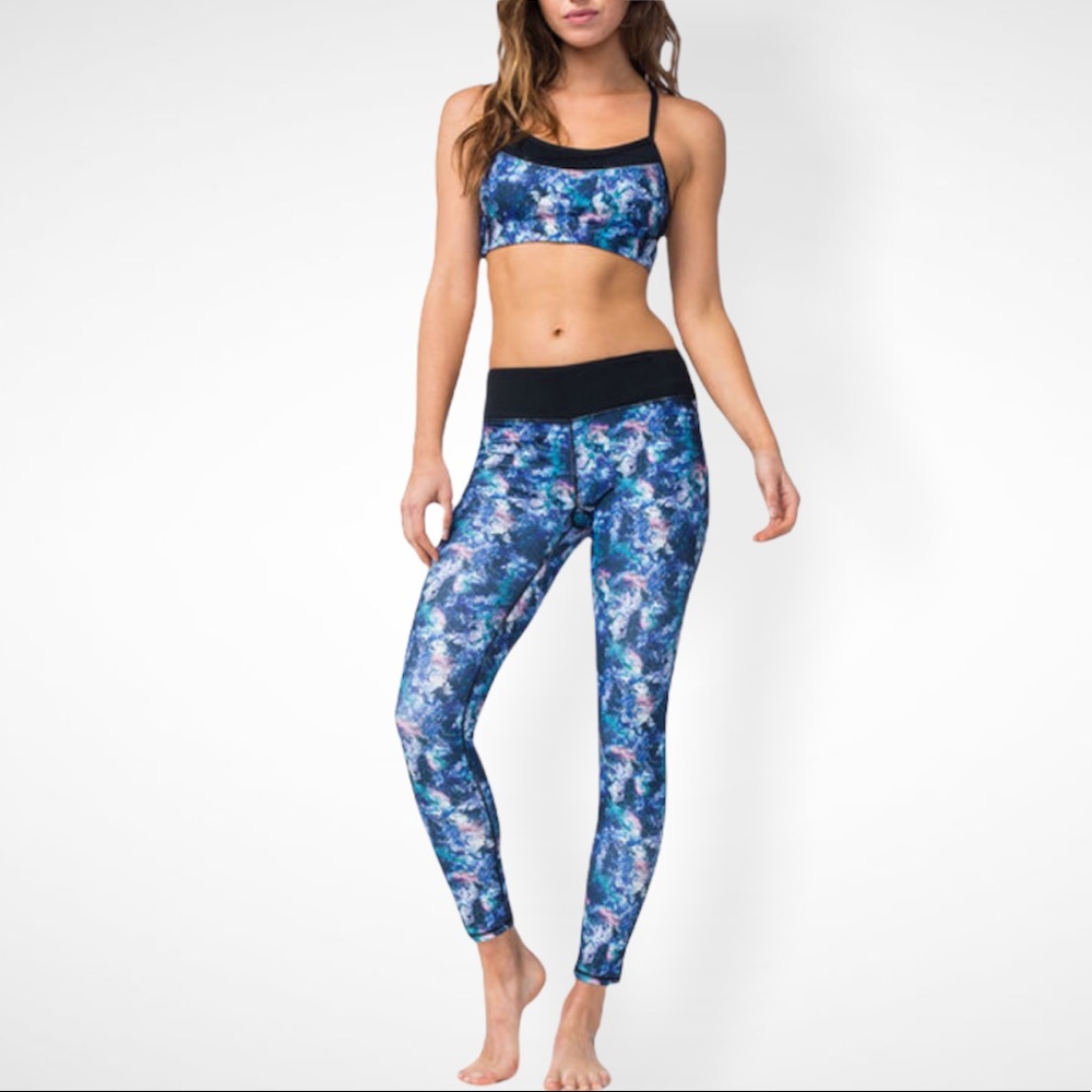 Full Tilt Sport Galaxy Print Leggings Size Medium